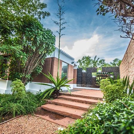 Bougan Villa Auroville Eksteriør billede